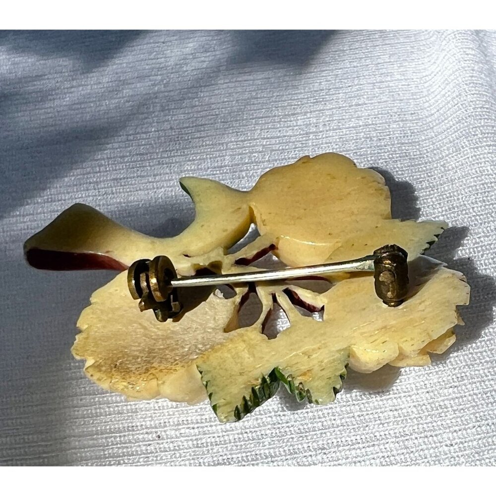 Vintage Hand-Carved Celluloid Yellow Roses Brooch Pin 1940s - Picture 7 of 7